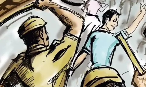 Meerut: पशुओं को जहर देकर मारने वाले पांच अभियुक्त पुलिस मुठभेड़ के दौरान गिरफ्तार Meerut: पशुओं को जहर देकर मारने वाले पांच अभियुक्त पुलिस मुठभेड़ के दौरान गिरफ्तार