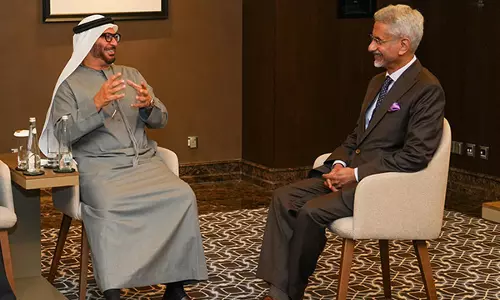 जयशंकर ने भारत-यूएई साझेदारी पर चर्चा के लिए UAE के राजनयिक सलाहकार से मुलाकात की जयशंकर ने भारत-यूएई साझेदारी पर चर्चा के लिए UAE के राजनयिक सलाहकार से मुलाकात की