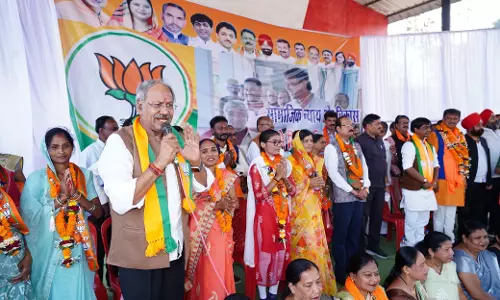 नगर पालिका अध्यक्ष प्रत्याशी डॉ. विमल चोपड़ा के नामांकन में शामिल हुए MP बृजमोहन अग्रवाल