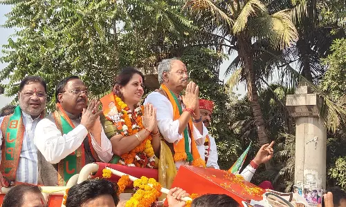 महापौर प्रत्याशी मीनल चौबे ने नामांकन दाखिल की