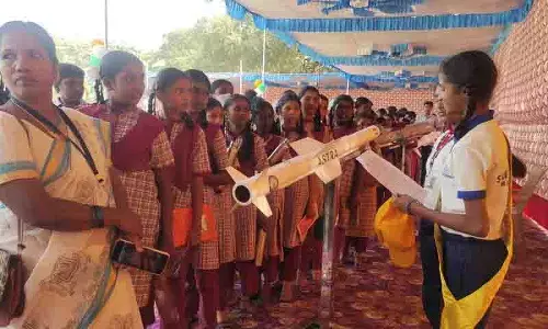 Mancherial में छात्रों के लिए एक दिवसीय अंतरिक्ष एवं रक्षा प्रदर्शनी का आयोजन Mancherial में छात्रों के लिए एक दिवसीय अंतरिक्ष एवं रक्षा प्रदर्शनी का आयोजन