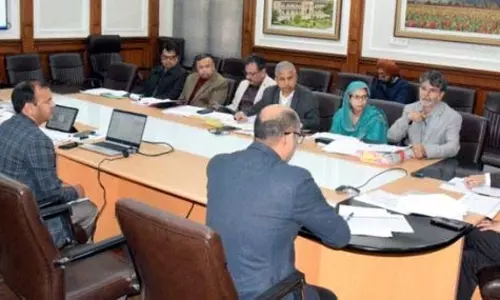 Jammu: मुख्य सचिव ने चल रही सड़क परियोजनाओं की प्रगति की समीक्षा की