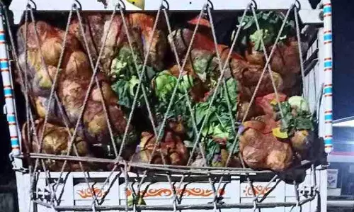 सब्जी गाड़ी और कार से शराब जब्त, कीमत ढाई लाख रुपए