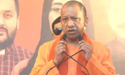 सीएम योगी ने दिल्ली के चुनावी दंगल में AAP को घेरा सीएम योगी ने दिल्ली के चुनावी दंगल में AAP को घेरा