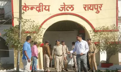 रायपुर सेंट्रल जेल में सजा काट रहे आरोपी ने की आत्महत्या रायपुर सेंट्रल जेल में सजा काट रहे आरोपी ने की आत्महत्या