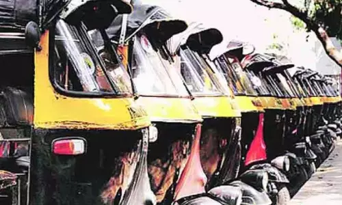 Pune: महिला यात्री से छेड़छाड़ के आरोप में ऑटो रिक्शा चालक गिरफ्तार Pune: महिला यात्री से छेड़छाड़ के आरोप में ऑटो रिक्शा चालक गिरफ्तार