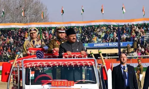 Kashmir घाटी में देशभक्ति के उत्साह के साथ मनाया गया गणतंत्र दिवस Kashmir घाटी में देशभक्ति के उत्साह के साथ मनाया गया गणतंत्र दिवस