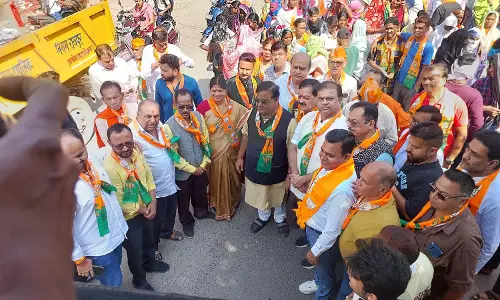 अमर गिदवानी ने भरा पर्चा, निकाली भव्य रैली अमर गिदवानी ने भरा पर्चा, निकाली भव्य रैली