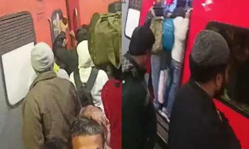 मौनी अमावस्या में महाकुंभ जाने के लिए ट्रेनों में उमड़ी भीड़, यात्री परेशान, VIDEO