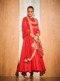 Anarkali Suit Style Tips:  शादियों में अनारकली सूट पहनने के लिए स्टाइलिंग टिप्स