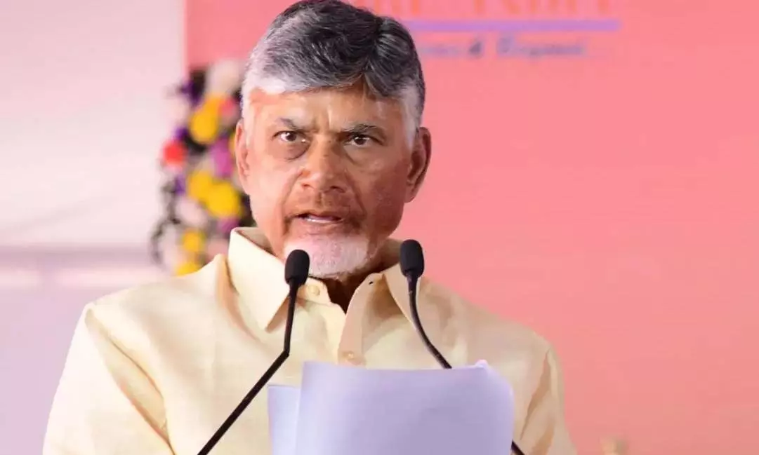 CM Naidu ने सांसदों से केंद्र पर दबाव डालकर धन-परियोजनाएं लाने को कहा