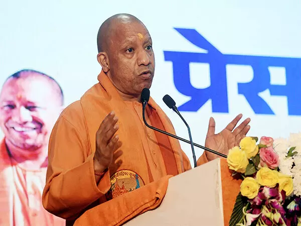 CM Yogi वॉर रूम से महाकुंभ की स्थिति पर बारीकी से नजर रख रहे