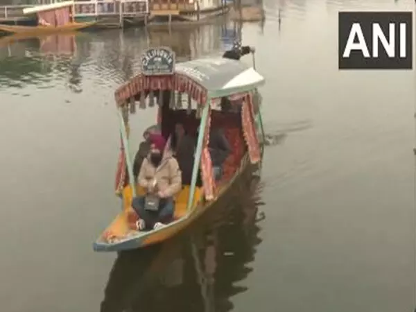 चिल्लई कलां के करीब पहुंचने के साथ ही Kashmir घाटी में ठंड का कहर जारी