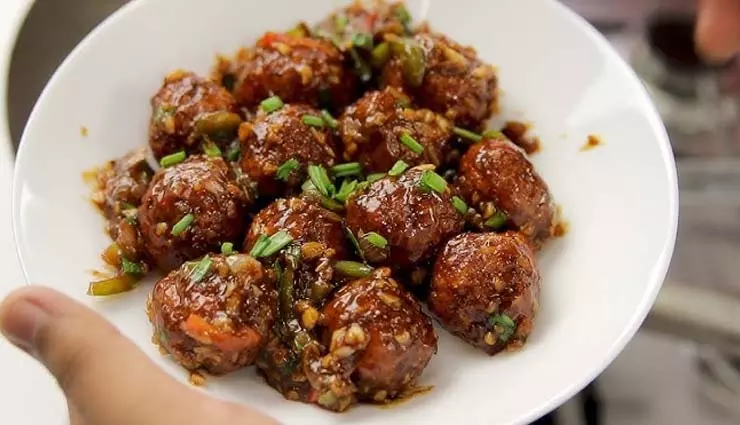 Semolina Manchurian: बच्चों को खूब पसंद आती है ये डिश Semolina Manchurian: बच्चों को खूब पसंद आती है ये डिश