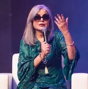 Zeenat Aman ने खुलासा किया कि उन्हें गलत समझा जाने का खतरा क्यों है Zeenat Aman ने खुलासा किया कि उन्हें गलत समझा जाने का खतरा क्यों है