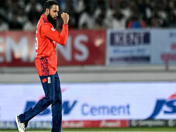 स्पिनर आदिल राशिद ICC पुरुष T20I गेंदबाजी रैंकिंग में शीर्ष पर पहुंचे