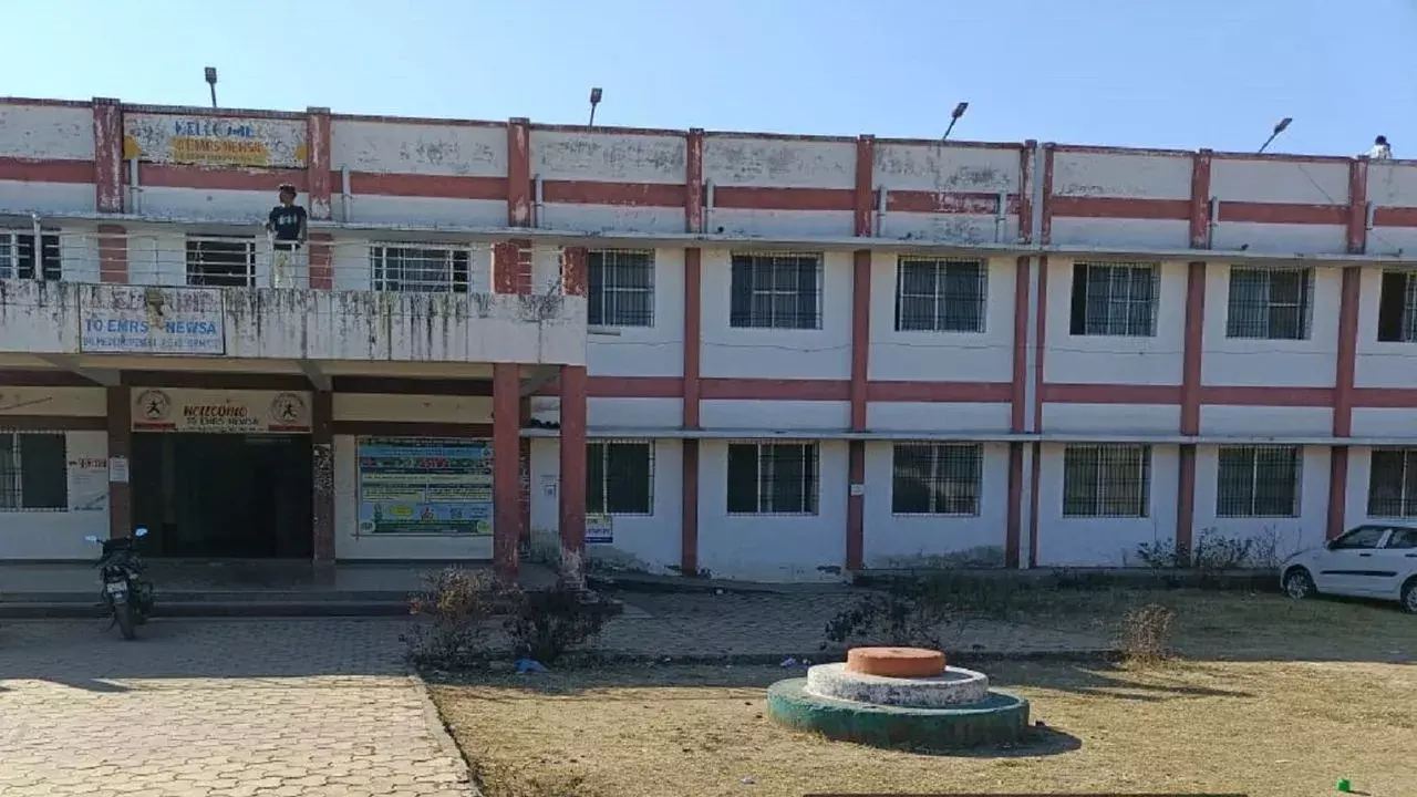 दफ्तर में तिरंगा नहीं फहराने वाले अफसरों पर होगी कार्रवाई, एक्शन में कलेक्टर दफ्तर में तिरंगा नहीं फहराने वाले अफसरों पर होगी कार्रवाई, एक्शन में कलेक्टर