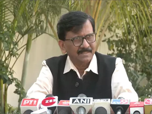 महिलाओं को सड़कों पर सोना पड़ रहा है: Sanjay Raut ने महाकुंभ व्यवस्था की आलोचना की