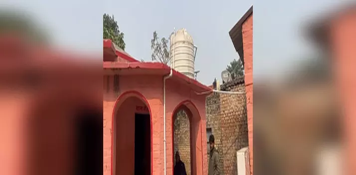 स्कूल की पानी टंकी में असामाजिक तत्वों ने डाला जहरीला पदार्थ, सनसनीखेज मामला स्कूल की पानी टंकी में असामाजिक तत्वों ने डाला जहरीला पदार्थ, सनसनीखेज मामला