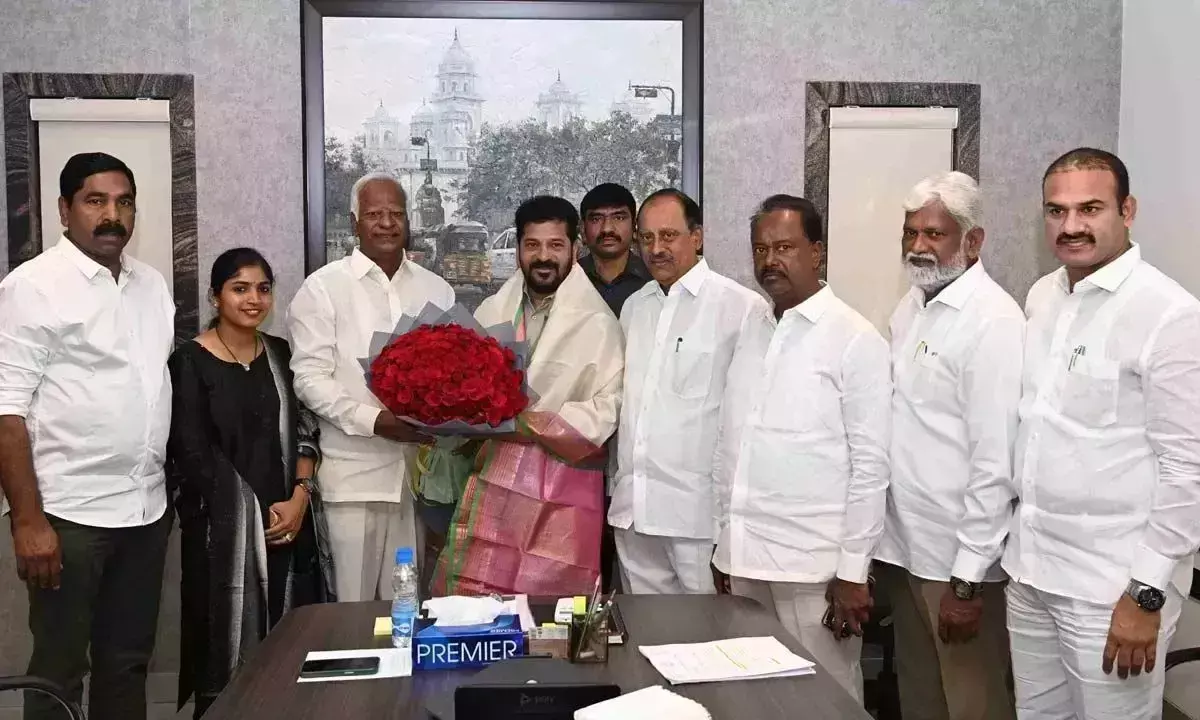 विधायकों ने CM से वारंगल में अस्पताल के काम में तेजी लाने का आग्रह किया विधायकों ने CM से वारंगल में अस्पताल के काम में तेजी लाने का आग्रह किया