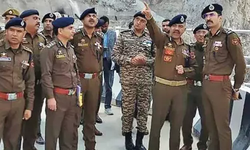 डीजीपी नलिन प्रभात ने रियासी, रामबन में परिचालन तैयारियों की समीक्षा की
