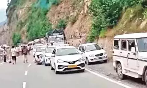 लोड परीक्षण के लिए यातायात को पुराने एनएच मार्ग पर मोड़ दिया गया