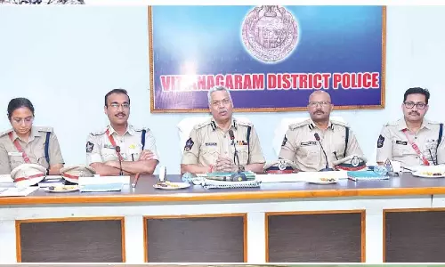 Andhra Pradesh: पुलिस मामलों को सुलझाने के लिए तकनीक का इस्तेमाल कर रही Andhra Pradesh: पुलिस मामलों को सुलझाने के लिए तकनीक का इस्तेमाल कर रही
