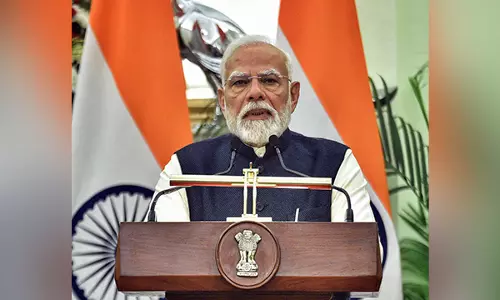 महाकुंभ मेले की घटना पर पीएम मोदी ने CM Yogi से बात की महाकुंभ मेले की घटना पर पीएम मोदी ने CM Yogi से बात की