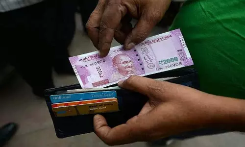 Kerala: कोच्चि पुलिस वाला बनकर दुकानदार को ठगा Kerala: कोच्चि पुलिस वाला बनकर दुकानदार को ठगा