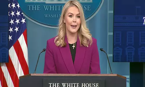 White House प्रेस सचिव ने कहा- ट्रंप प्रशासन ने विदेशियों को निर्वासित किया White House प्रेस सचिव ने कहा- ट्रंप प्रशासन ने विदेशियों को निर्वासित किया