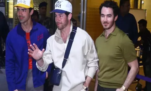 Jonas Brothers डिज्नी+ के लिए क्रिसमस कॉमेडी फिल्म में अभिनय करेंगे