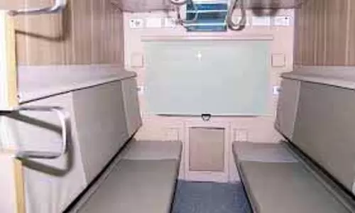 Chennai: रात्रि के समय ट्रेनों में मोबाइल चार्जिंग बंद