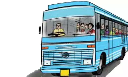 KSRTC की रीढ़ भी टूट चुकी: 503 निजी बस परमिट को हरी झंडी दी गई KSRTC की रीढ़ भी टूट चुकी: 503 निजी बस परमिट को हरी झंडी दी गई
