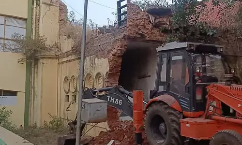 महारानी कॉलेज की इमारत की छत ढहने से मलबे में दबकर मजदूर की मौत