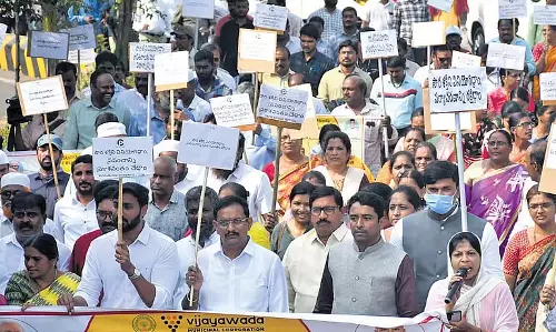MP केसिनेनी शिवनाथ ने नागरिकों से पीएम सूर्य गढ़ योजना का उपयोग करने का आग्रह किया