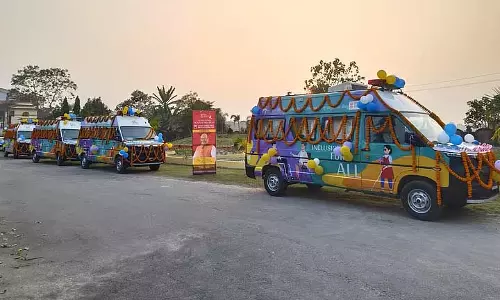 Assam :  सीईएम प्रमोद बोरो ने कोकराझार में दिव्यांग व्यक्तियों को ‘मोबाइल थेरेपी वैन सौंपी
