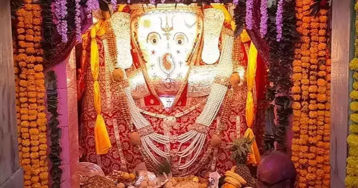 Ganesh ji की पीठ के पीछे दरिद्रता और सामने ऋिद्धि-सिद्धि करती हैं वास, जाने आलोकि कथा Ganesh ji की पीठ के पीछे दरिद्रता और सामने ऋिद्धि-सिद्धि करती हैं वास, जाने आलोकि कथा