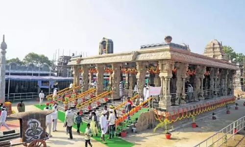 Telangana: मेसराम कबीले ने नागोबा मंदिर में महापूजा की