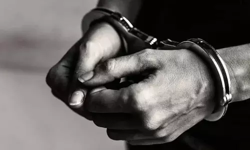 Assam : तिनसुकिया जिले में पेंगारी पेट्रोल पंप डकैती के मामले में एक व्यक्ति गिरफ्तार Assam : तिनसुकिया जिले में पेंगारी पेट्रोल पंप डकैती के मामले में एक व्यक्ति गिरफ्तार