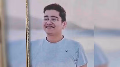 Kota: गोलकीपर को ग्राउंड पर हॉकी खेलते समय आया हार्ट अटैक Kota: गोलकीपर को ग्राउंड पर हॉकी खेलते समय आया हार्ट अटैक