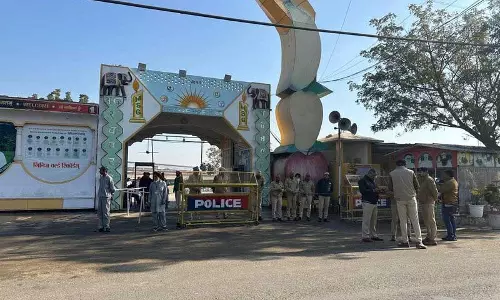 Haryana : राम रहीम सात साल बाद पैरोल पर सिरसा लौटा Haryana : राम रहीम सात साल बाद पैरोल पर सिरसा लौटा