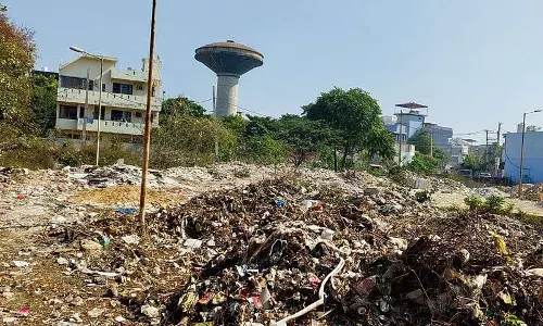 Haryana : गुरुग्राम निवासियों ने विधायक के 200 कूड़ा स्थलों को साफ करने के दावे का मजाक उड़ाया Haryana : गुरुग्राम निवासियों ने विधायक के 200 कूड़ा स्थलों को साफ करने के दावे का मजाक उड़ाया
