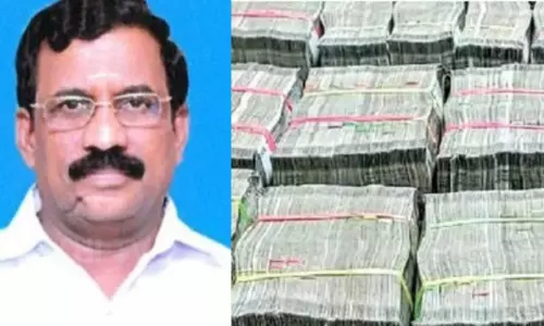 नकदी जब्ती मामला: CB-CID ने चेन्नई में भाजपा सांसद सेल्वगणपति से घंटों पूछताछ की नकदी जब्ती मामला: CB-CID ने चेन्नई में भाजपा सांसद सेल्वगणपति से घंटों पूछताछ की