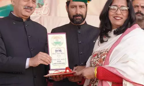 Himachal: प्रधानाध्यापिका ने कचरे को खजाने में बदल दिया, वैज्ञानिक जिज्ञासा को बढ़ावा दिया