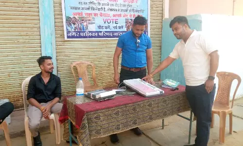 नारायणपुर में ईवीएम की समझ बढ़ाने के लिए मतदाता जागरूकता अभियान जारी