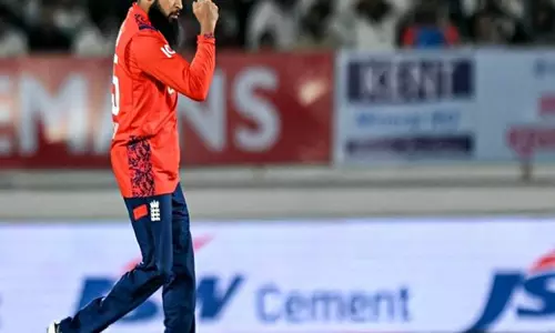 स्पिनर आदिल राशिद ICC पुरुष T20I गेंदबाजी रैंकिंग में शीर्ष पर पहुंचे स्पिनर आदिल राशिद ICC पुरुष T20I गेंदबाजी रैंकिंग में शीर्ष पर पहुंचे