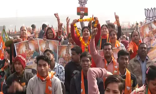 यमुना खादर में पीएम मोदी की चुनावी रैली से पहले BJP कार्यकर्ताओं और समर्थकों ने जताया उत्साह