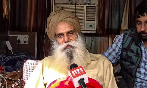 Dallewal ने किसान यूनियनों से मतभेद भुलाकर एकता बनाने को कहा Dallewal ने किसान यूनियनों से मतभेद भुलाकर एकता बनाने को कहा