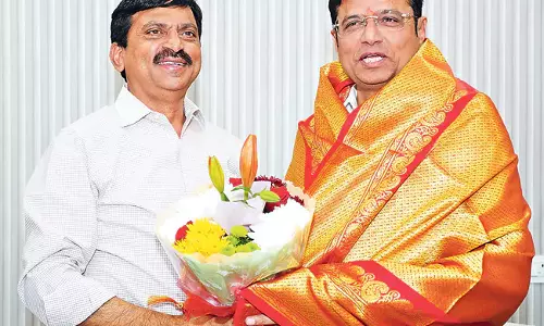 सेवानिवृत्ति की आयु बढ़ाने की कोई योजना नहीं है: Sridhar Babu
