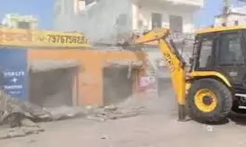 Kota: वन विभाग की टीम ने हिस्ट्रीशीटर और बदमाशों की अवैध संपत्तियों पर कार्रवाई की